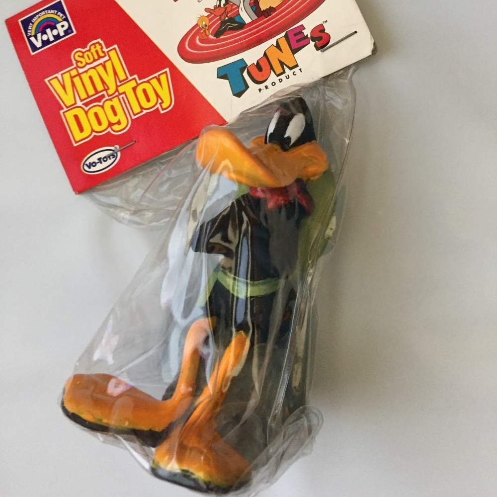 VIP Vo-Toys SOFT vinyl Looney Tunes Daffy Duck 5 Inch Dog Toy 1995